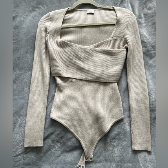 Abercrombie & Fitch Sweaters - Abercrombie & Fitch - Cream Colored Long Sleeve Sweater Bodysuit - Size Medium